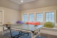 Secluded Estate w/ Guest House, Private Pond, Gym, & Movie Theater Sunny Pond