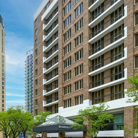Residence Inn Bethesda Downtown Отели рядом с достопримечательностью «Станция метро Bethesda»