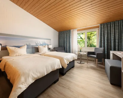 Zur Rennbahn Hotels in Drage