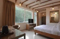 Ekawa Ganga by Lawrence Hotels - balcón