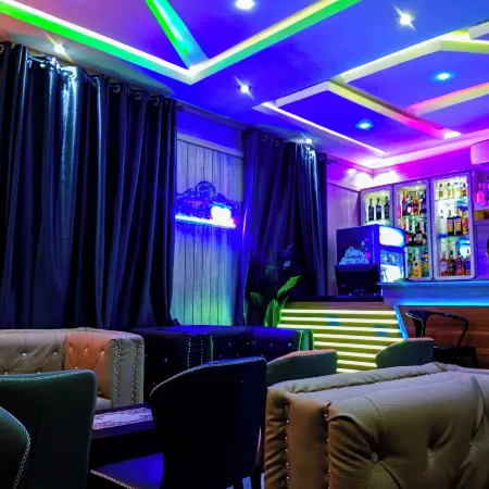 Del Migos Hotel & Suites