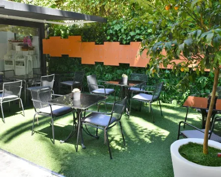 Hôtel de Provence โรงแรมในคานส์