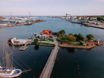 Badholmen Hotels near Oskarshamn Library