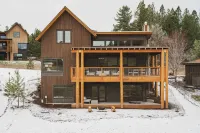 Wilderness Club Escape For 14!