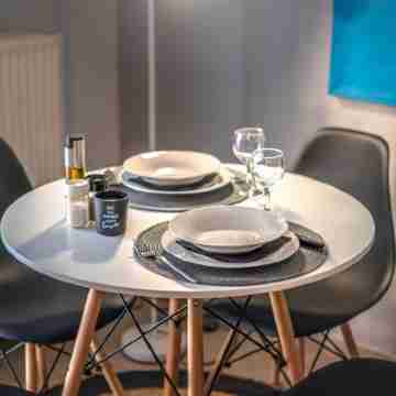 Acropolis Panorama Penthouse - Central Cozy Nest Dining/Meeting Rooms