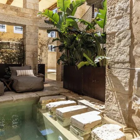 Amalen Suites Adults Only