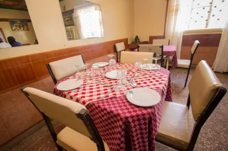 Jamindas Paradise Motel Отели в г. Какамега