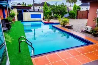 Proxima Inn - piscina