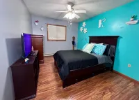 Cinnebar Hideaway ~ Private & Close to Ski Hills!