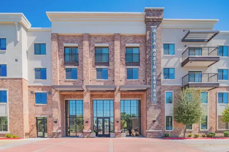 Klvg - Alta North Central Отели рядом с достопримечательностью «Пистева Пик»