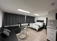 Studio Appt - Sleeps 2 - Free Parking - 5Min-Metro - parking