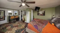Magical-Dwntwn Lodi, Hot Tub, Firepit, Wine Tasting, Backyard Oasis