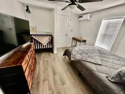 #1 Charming 5BR 1BA Home in Midland – Comfort, Convenience & Great Location! Hotels near Pilot Travel Center