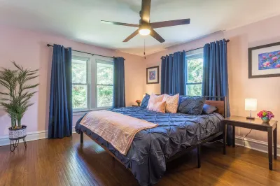 Remodeled 4 Bedroom Home w/3 King Beds! Minutes from Everything. Fast Wi-Fi Hotels near Brown Chapel AME Church