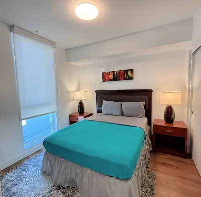 Stunning Boutique 2BR Apartment, Close to Everything with AC, fitness room, WiFi Отели в г. Корейский район