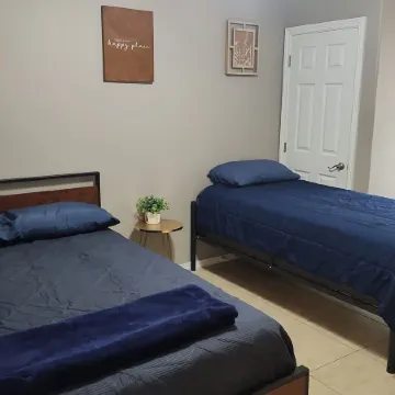 2 Bedrooms Apt near Univeristy