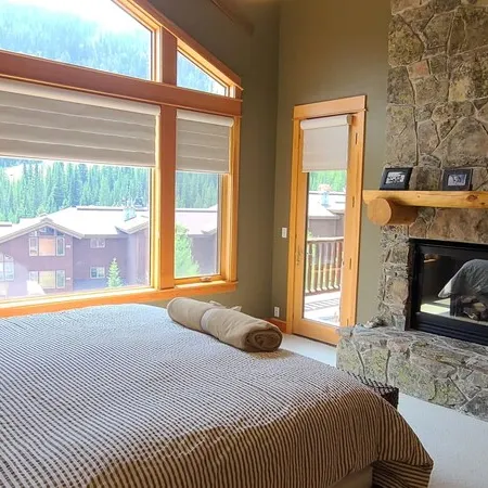 Spacious 2-bedroom Ski in/Ski out condo in beautiful Big Sky, Montana.
