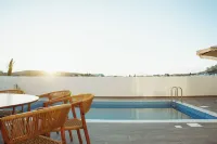 LIV & CO SUITES & VILLAS - Pools