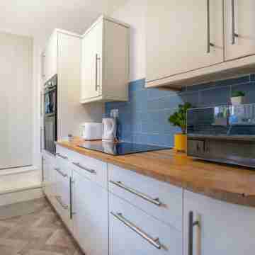 Cozy 3 Bed Apartment - Parking Others