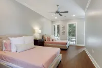 Sprawling 5 BR Pet Friendly Home w/ Fenced Yard Hotels in Mid-City