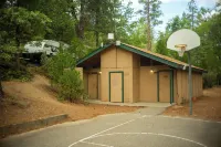 Outdoorsy Yosemite