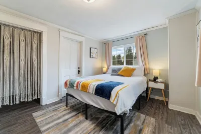 The Zen Den - A charming 3-bedroom house in Superior/Duluth Hotels near Barkers Island Beach