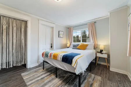 The Zen Den - A charming 3-bedroom house in Superior/Duluth Отели в г. Сьюпириор