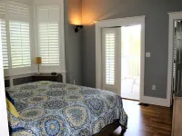 5 BR, 5 BA in Seaside, quick walk to the private beach access or main pool Hotels in Seaside