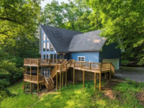 Lake House Near Lookout Mt,  Theater, Gym & Arcade Hotels in Dade County
