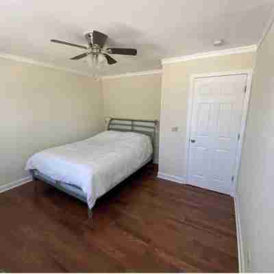 Charming Big 4 Bedroom Home In Lake Villa Rooms