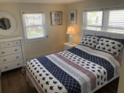 "THE PLACE AT SUNRISE BEACH" Hotels in Marshfield