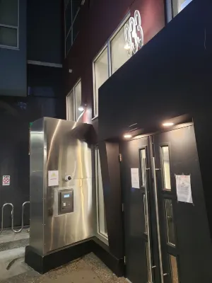 "Elegant Unique Downtown Vancouver Loft: Comfort & Convenience Combined"