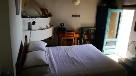 Little Yellow House With Beautiful Sea View Отели рядом с достопримечательностью «Скопелос»