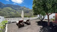 Garden of Luck Hotel in zona Bodega Los Berrazales / Finca la Laja