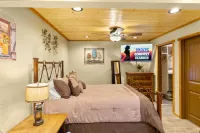 Rustic Charm in a Historic  'Rock House' Studio