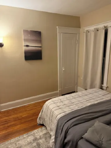 Charming 3-Bedroom Upper Unit Home 프랭크 로이드 라이트 마틴 하우스 컴플렉스 주변 호텔