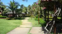 Condominium in front of a beautiful Guarajuba beach, 200 meters on foot, with WIFI and SKY