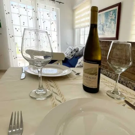 Wonderful house Built To Excellent Standards in the heart of Olhao. Отели в г. Ольхао
