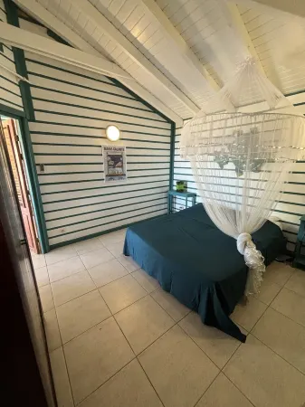 Superb house facing the sea