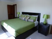 Lovely Penthouse. Walk to the beach, shops and restaurants.