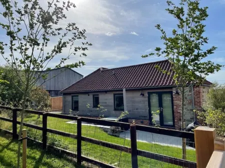 Stunning 2 Bed High Spec Country Cottage - v quiet