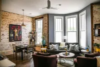 Located in the heart of Downtown, just a few minute walk to South Beach.