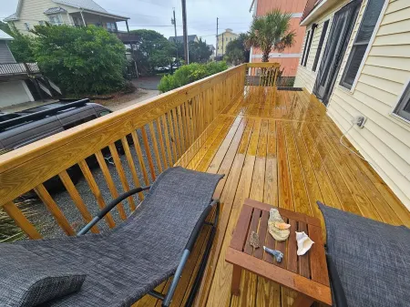 New Remodel.  Walk 2 Min Beach.  Dog Fence.  Private