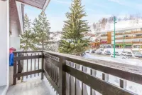 The charm of an alpine chalet, an ideal location for sport and shopping