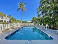 Wonderful Canal Front Condo! See Manatees Right From Your Doorstep!Cabana #10 Hotels in Longboat Key