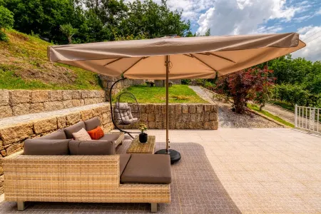 Bella Casa - Alojamento Privado T3 com Piscina Отели в г. Повуа-ди-Ланьозу