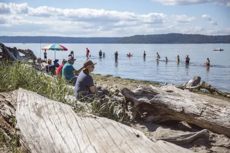 Luxury Treehouse Retreat | Dash Point State Park at doorstep Отели в г. Федерал-Уэй