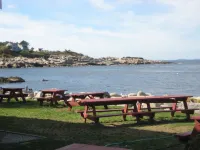 Oceanview Kingsize South End Studio NO FINAL CLEANING FEE