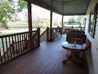 RiverFront, WI-FI /Cell,  Pet Friendly, Folk School