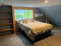 Beautiful 2 Bedroom 1 Bath Home a block from Downtown. فنادق في Flathead County